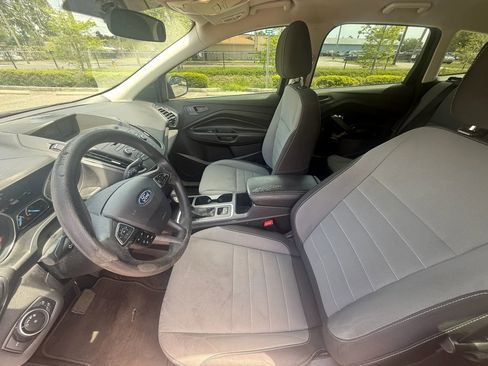 Used 2017 Ford Escape S image 10