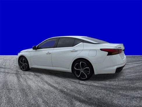 Used 2025 Nissan Altima 2.5 SR w/ SR Premium Package image 6