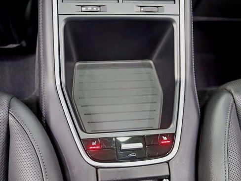 Used 2017 Porsche Panamera 4S image 29