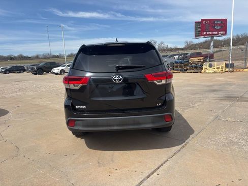 Used 2019 Toyota Highlander Plus image 4
