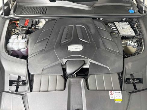 Certified 2023 Porsche Cayenne AWD/4WD image 31