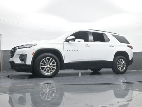 Used 2023 Chevrolet Traverse LT image 59