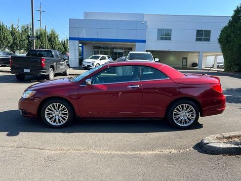 Used 2012 Chrysler 200 Limited FWD image 4