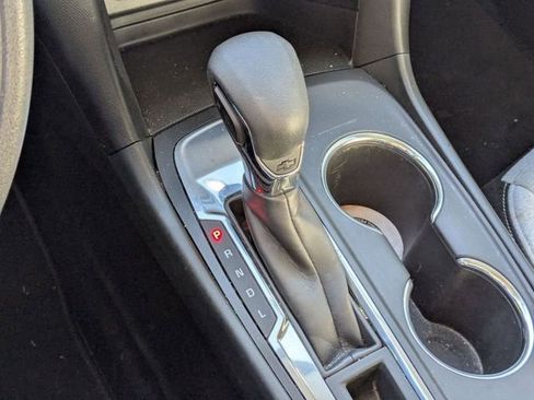 Used 2022 Chevrolet Equinox LS image 23