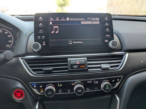 Used 2018 Honda Accord Touring image 18