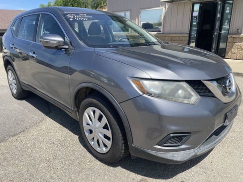 Used 2015 Nissan Rogue S AWD/4WD image 2