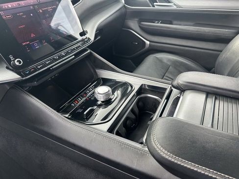 Used 2023 Jeep Wagoneer Series II image 12