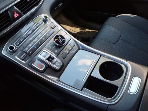 Used 2023 Hyundai Santa Fe SEL image 15