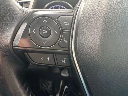 Used 2020 Toyota Camry SE image 17