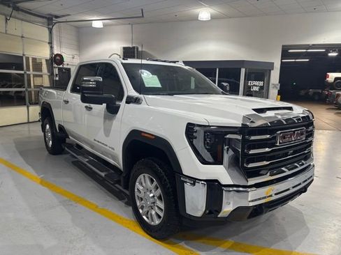 Used 2024 GMC Sierra 3500 SLT w/ SLT Premium Package AWD/4WD image 4