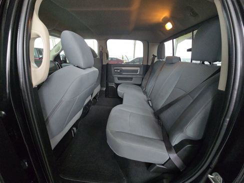 Used 2020 RAM 1500 Classic SLT image 19