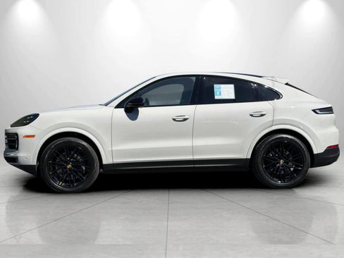 Used 2024 Porsche Cayenne Coupe AWD/4WD image 5