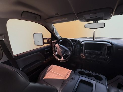 Used 2018 Chevrolet Silverado 2500 LTZ w/ Duramax Plus Package RWD image 18