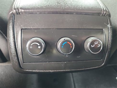 Used 2017 Chevrolet Traverse LT image 19