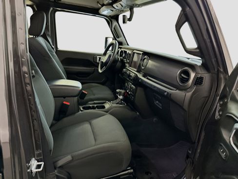 Used 2022 Jeep Wrangler Sport S image 32