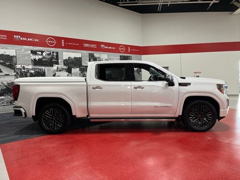 Used 2019 GMC Sierra 1500 Denali w/ Denali Ultimate Package AWD/4WD image 2