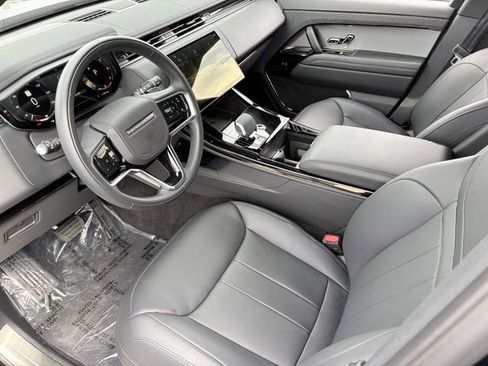 Used 2025 Land Rover Range Rover Sport SE image 4
