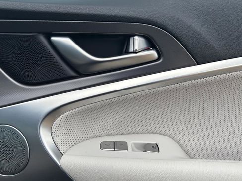 Certified 2025 Genesis G70 2.5T w/ Sport Prestige Package image 38