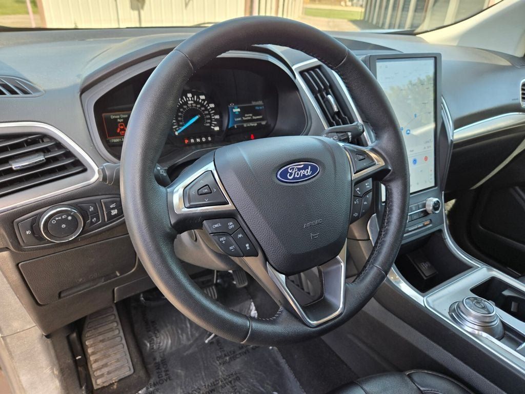 Used 2022 Ford Edge Titanium w/ Equipment Group 301A AWD/4WD image 11