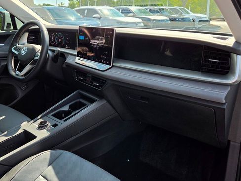 Certified 2026 Volkswagen Tiguan SE AWD/4WD image 44