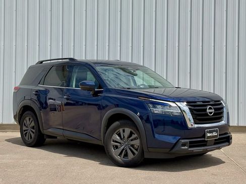 Used 2022 Nissan Pathfinder SV AWD/4WD image 8