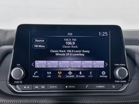 Used 2025 Nissan Rogue S FWD image 21