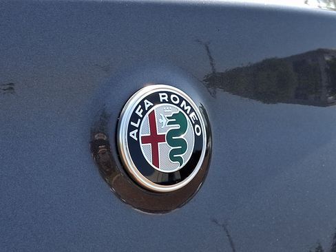 Used 2024 Alfa Romeo Stelvio Veloce AWD/4WD image 34