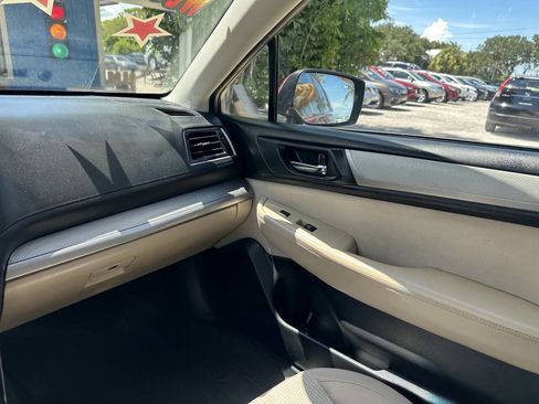 Used 2017 Subaru Outback 2.5i Premium image 14
