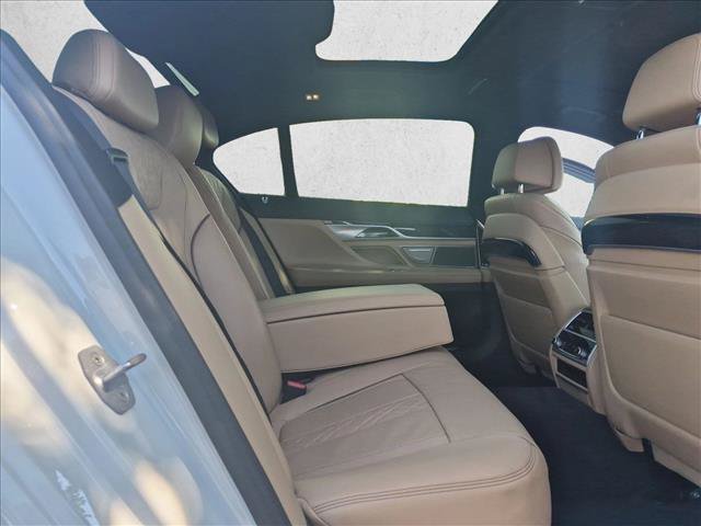 Used 2021 BMW 750i xDrive w/ M Sport Package AWD/4WD image 19