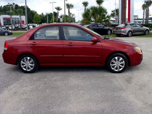 Used 2009 Kia Spectra EX image 2