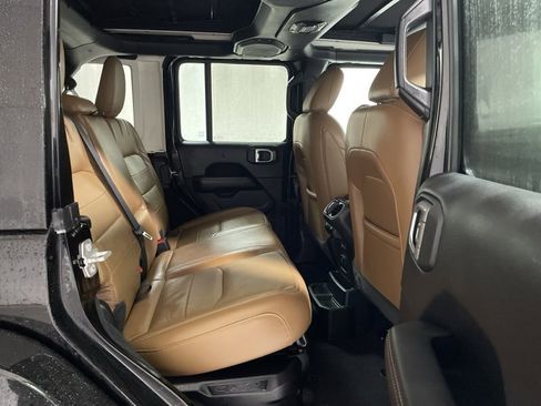 Used 2023 Jeep Wrangler Unlimited Sahara image 10