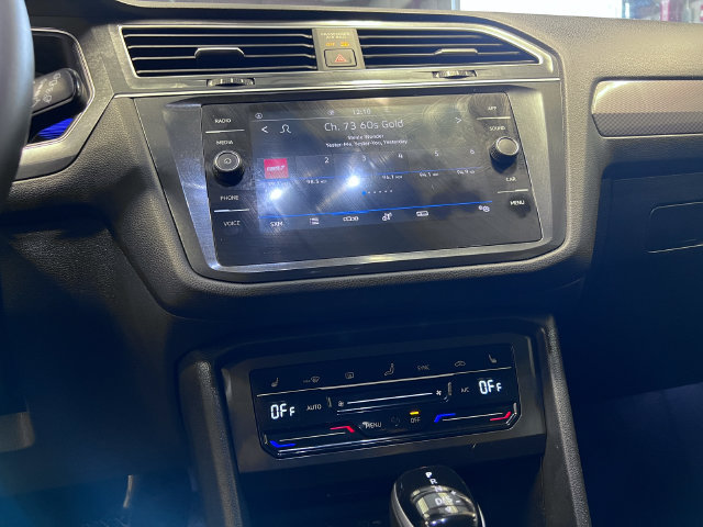 Certified 2024 Volkswagen Tiguan SE FWD image 25