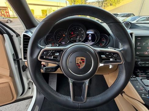 Used 2018 Porsche Cayenne Platinum Edition AWD/4WD image 28