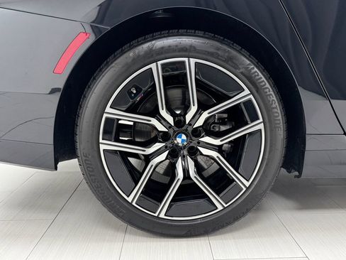 Used 2025 BMW 740i xDrive image 46