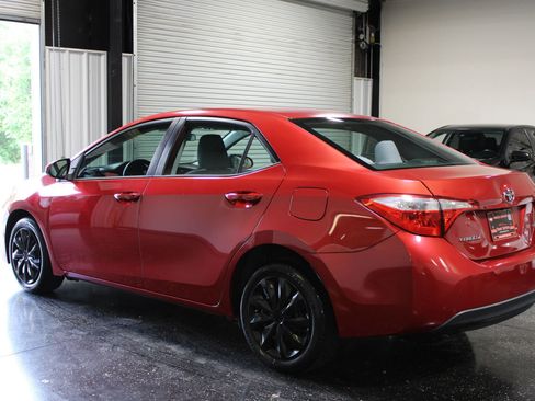 Used 2015 Toyota Corolla LE FWD image 5