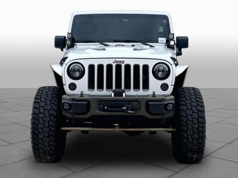 Used 2016 Jeep Wrangler Unlimited Sahara AWD/4WD image 4