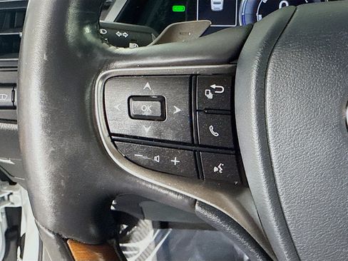 Used 2024 Lexus ES 300h Ultra Luxury image 14