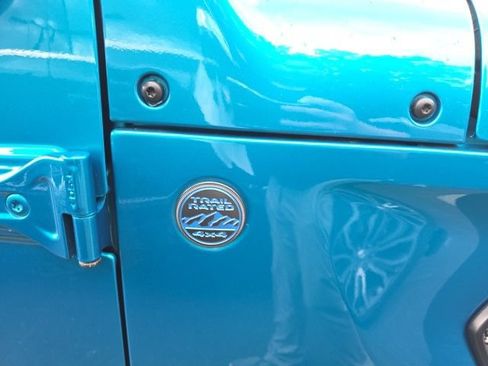 Used 2024 Jeep Wrangler Unlimited AWD/4WD image 7