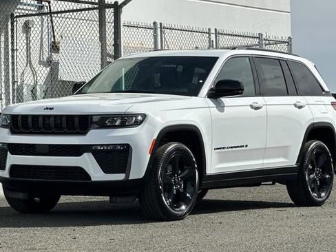 New 2026 Jeep Grand Cherokee Limited w/ Limited Altitude Package image 8