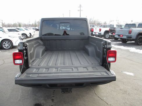 Used 2020 Jeep Gladiator Sport w/ Quick Order Package 24S image 5