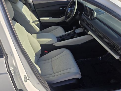 Used 2025 Honda Accord LX image 16