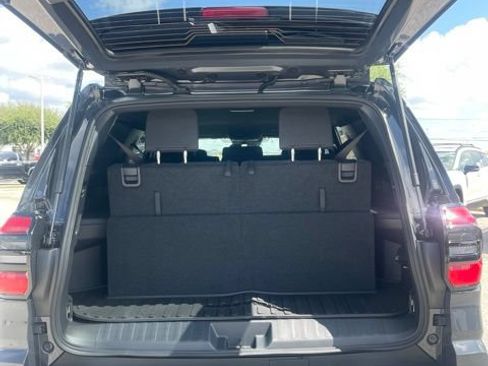 New 2026 Toyota 4Runner SR5 AWD/4WD image 12