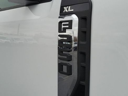 New 2026 Ford F250 XL w/ FX4 Off-Road Package image 10