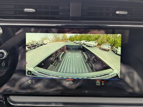 Used 2025 GMC Sierra 2500 AT4 w/ AT4 Premium Plus Package image 23