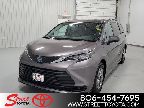 Certified 2021 Toyota Sienna LE image 1