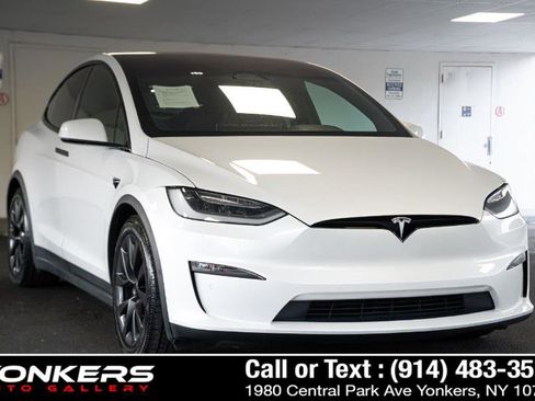 Used 2023 Tesla Model X Plaid image 41