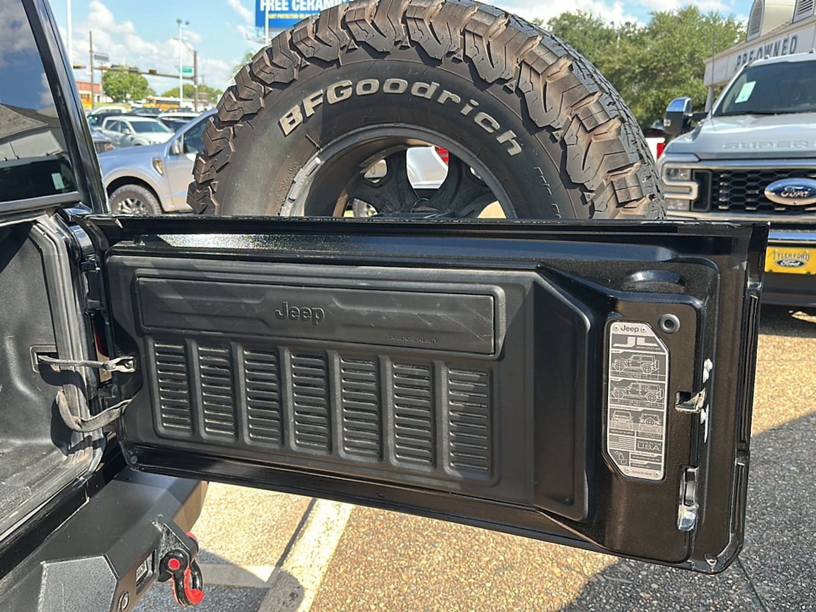 Used 2018 Jeep Wrangler Unlimited Rubicon AWD/4WD image 15