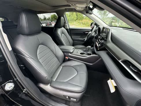 New 2024 Toyota Highlander XLE AWD/4WD image 22