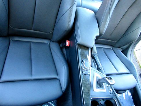 Used 2017 BMW 330i Sedan image 29