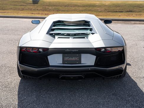 Used 2014 Lamborghini Aventador LP 700-4 image 17